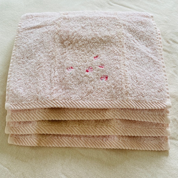 Set of 4 I Embroidered Turkish Fingertip Towels - Picture 8 of 16